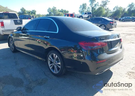 2021 Mercedes-Benz E 350 z USA, uszkodzony, nr VIN W1KZF8DB0MA928980